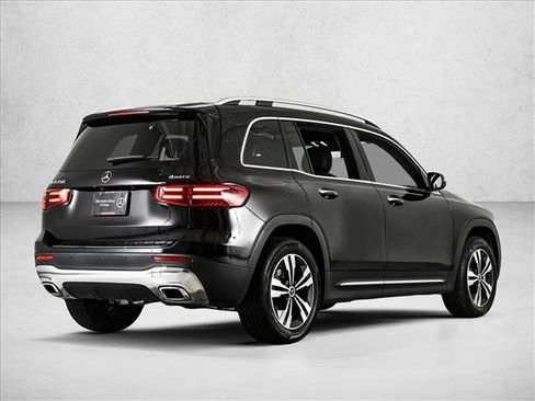 Certified 2026 Mercedes-Benz GLB 250 4MATIC image 5