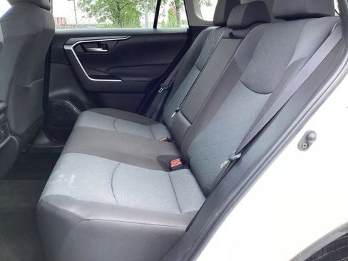Used 2025 Toyota RAV4 XLE AWD/4WD image 14