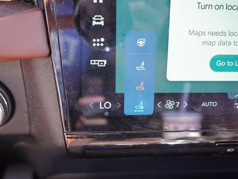 Used 2025 Lincoln Navigator Reserve AWD/4WD image 8