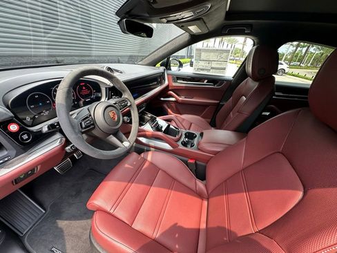 New 2026 Porsche Cayenne GTS AWD/4WD image 4