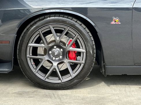 Used 2018 Dodge Challenger R/T Scat Pack w/ Leather Interior Group image 31