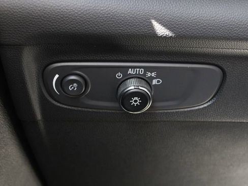 Used 2023 Buick Envision Preferred FWD image 9