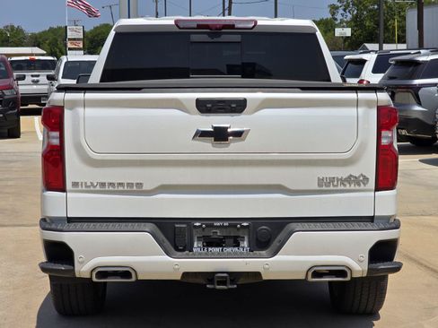 Used 2025 Chevrolet Silverado 1500 High Country AWD/4WD image 5