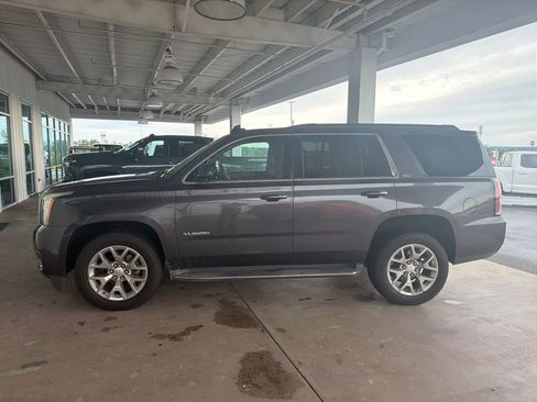 Used 2016 GMC Yukon SLT RWD image 2