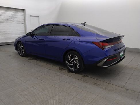 Used 2025 Hyundai Elantra Sport FWD image 3