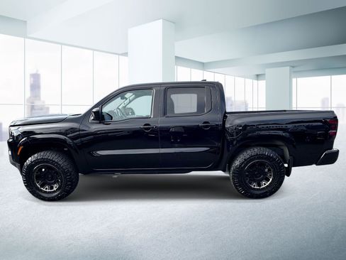 Used 2022 Nissan Frontier SV AWD/4WD image 2