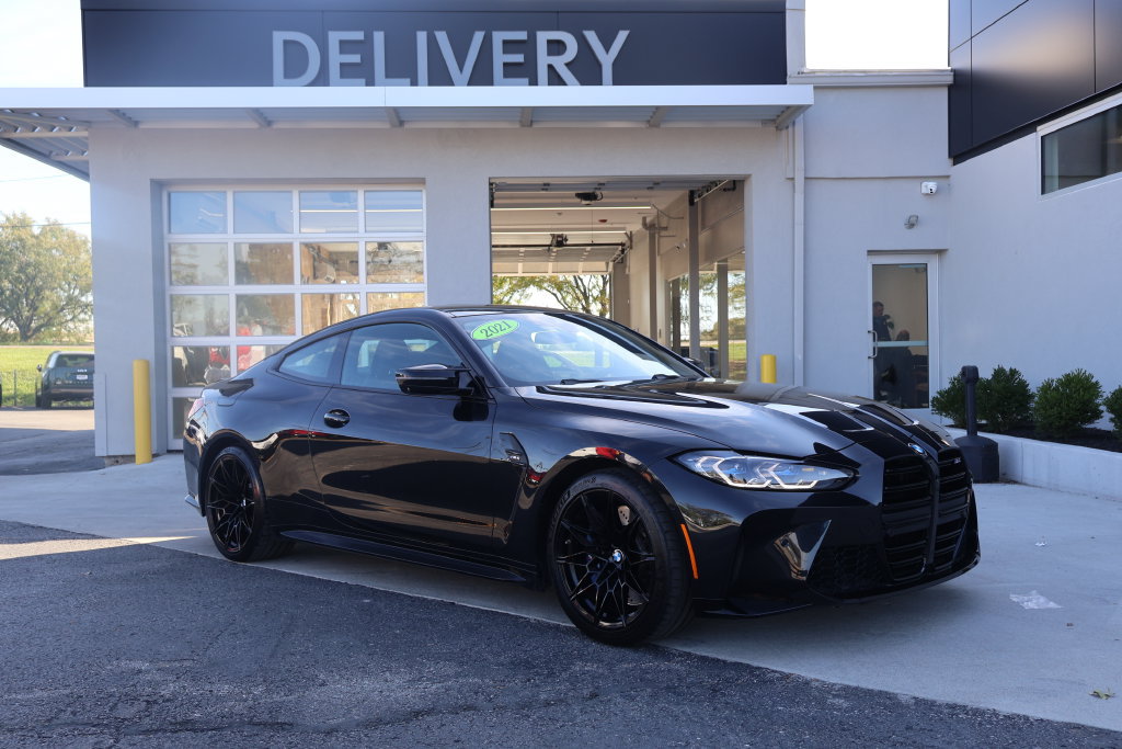 Used 2021 BMW M4 Coupe w/ Executive Package RWD image 2