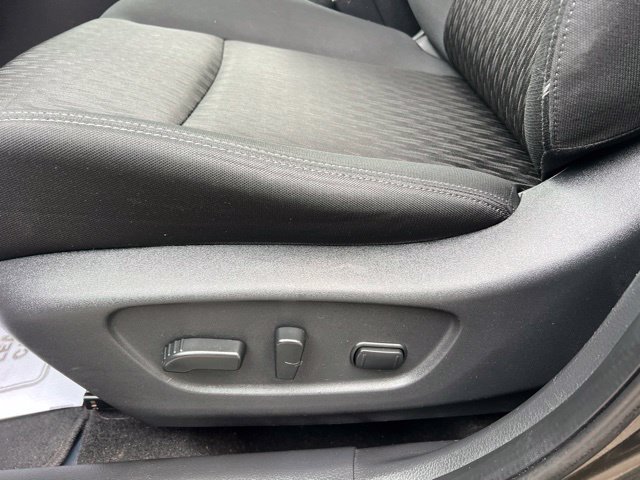 Used 2017 Nissan Rogue SV AWD/4WD image 22