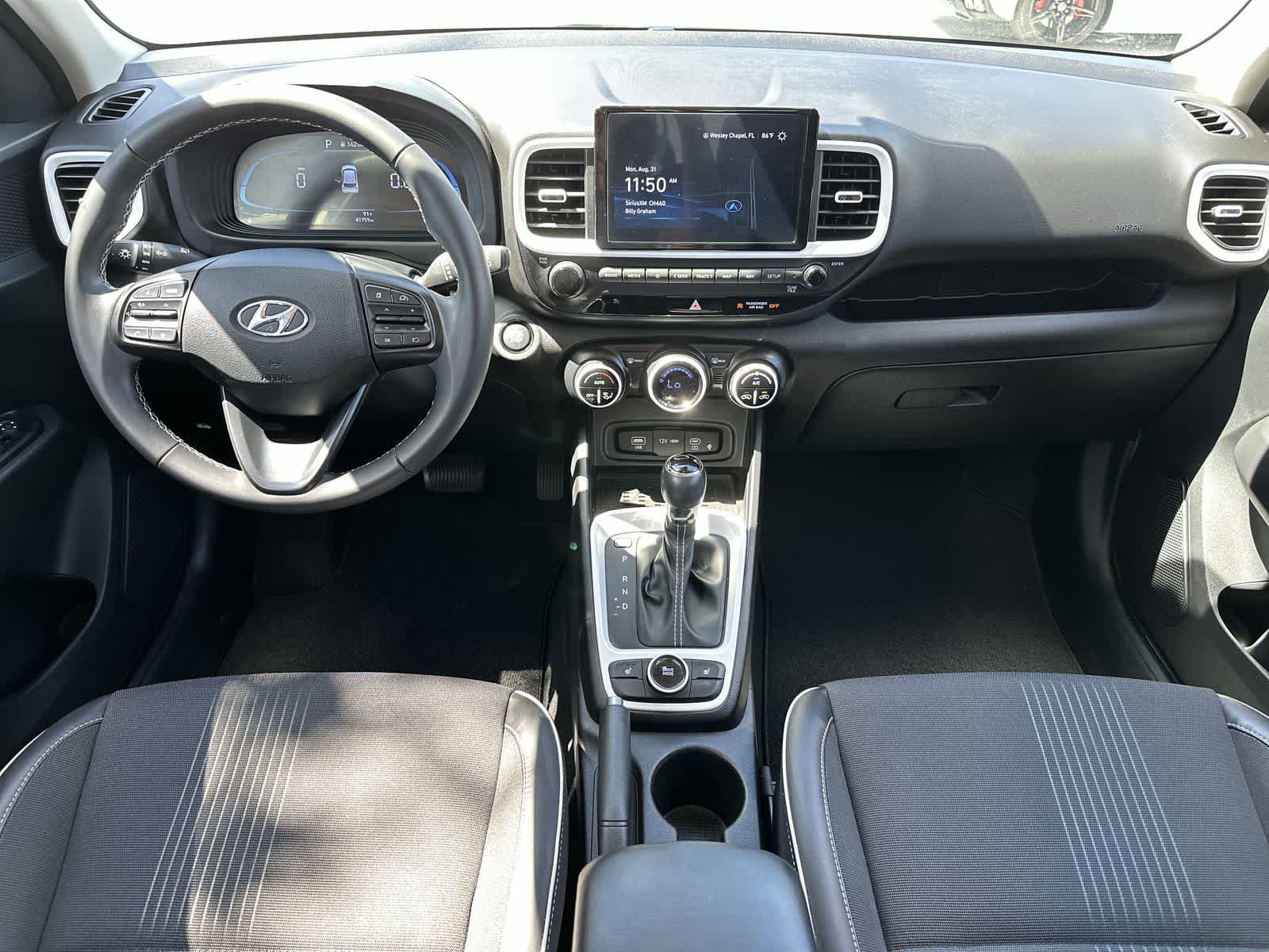 Used 2024 Hyundai Venue Limited FWD image 18