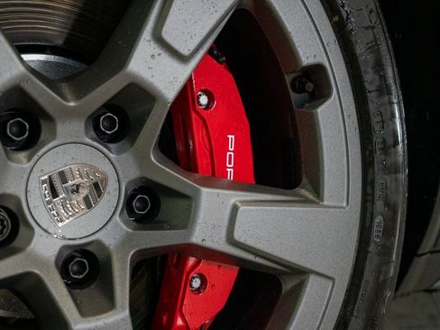 New 2025 Porsche Macan Turbo Electric image 12