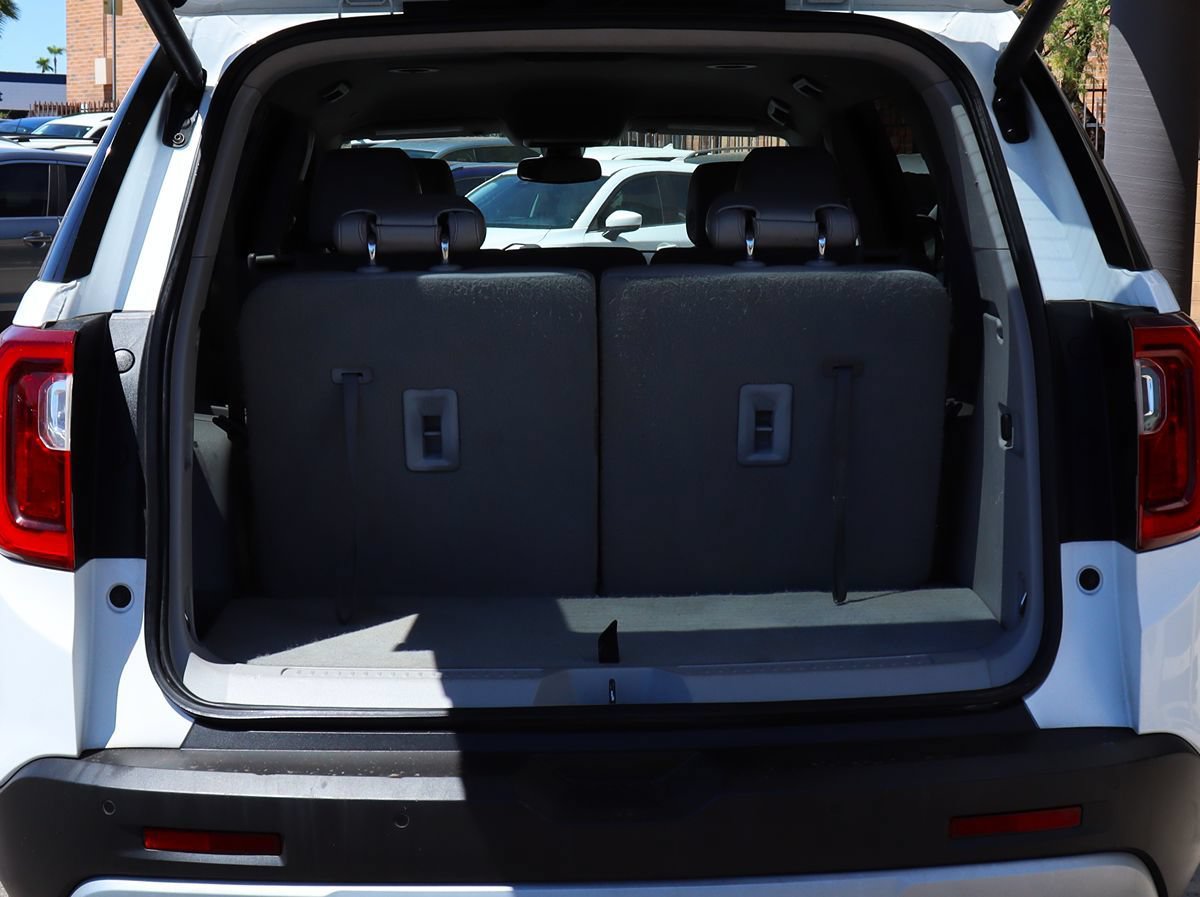 Used 2020 GMC Acadia SLT w/ LPO, Cargo Package FWD image 23