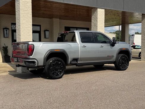 Used 2025 GMC Sierra 2500 AT4 w/ AT4 Premium Plus Package AWD/4WD image 13