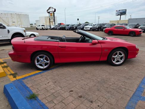 Used 1998 Chevrolet Camaro Z28 w/ SS Performance/Appearance Pkg RWD image 4