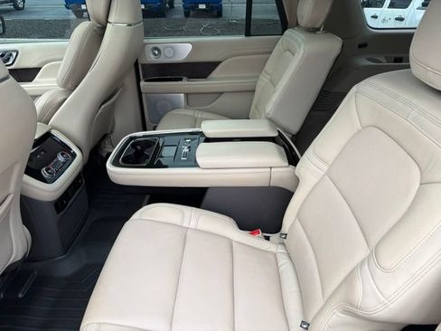 Used 2021 Lincoln Navigator L Reserve AWD/4WD image 18