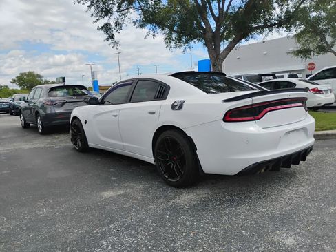 Used 2018 Dodge Charger R/T w/ Blacktop Package RWD image 8
