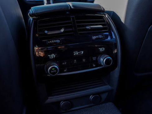 Used 2018 BMW M5 image 37