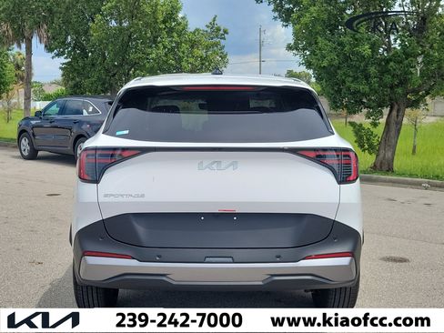 New 2026 Kia Sportage LX w/ LX Convenience Package FWD image 5