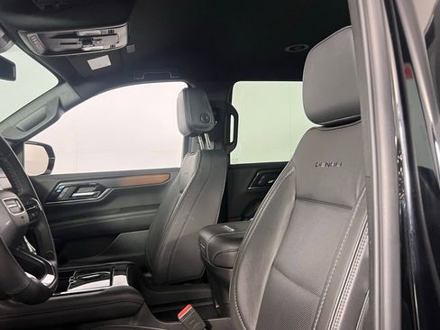 Used 2025 GMC Yukon Denali image 21