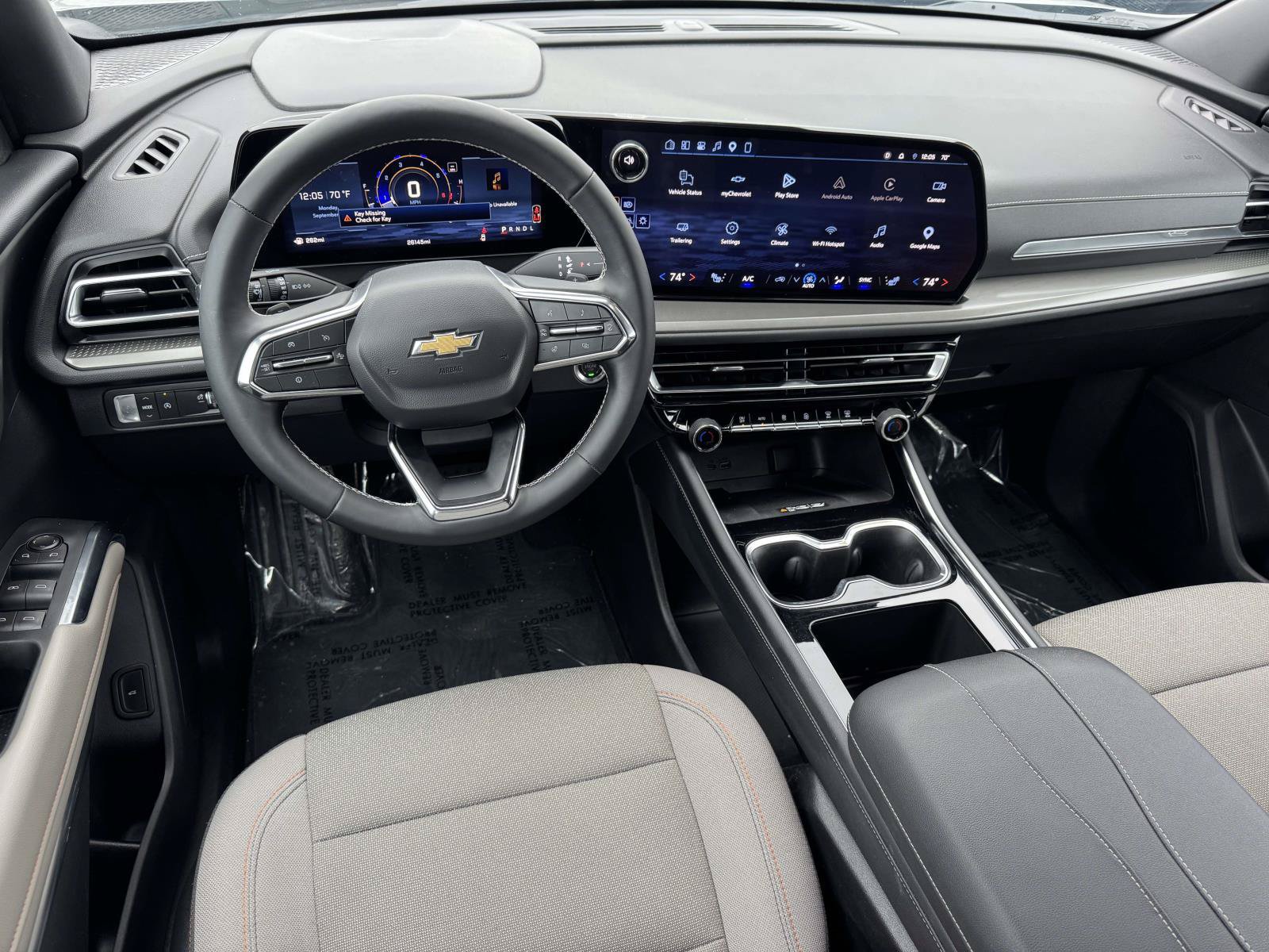 Used 2026 Chevrolet Traverse LT w/ Driver Confidence Package FWD image 2