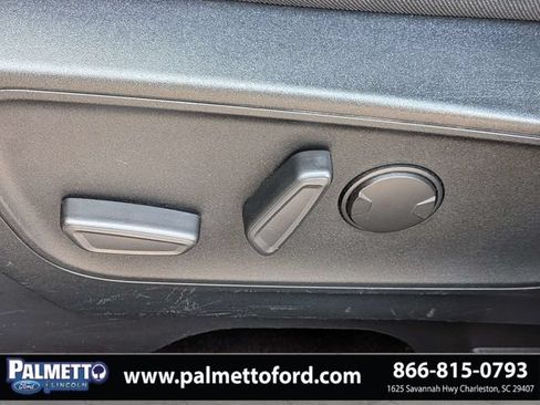 Used 2020 Ford Escape SE FWD image 19