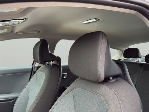 New 2025 Kia K4 LXS image 15