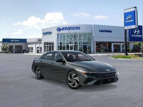 New 2026 Hyundai Elantra SEL Sport Premium FWD image 2