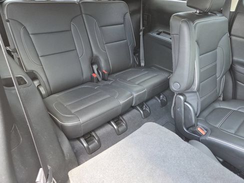 Used 2023 GMC Acadia Denali w/ Denali Technology Package FWD image 30