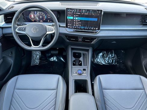 New 2026 Volkswagen Tiguan SE image 12