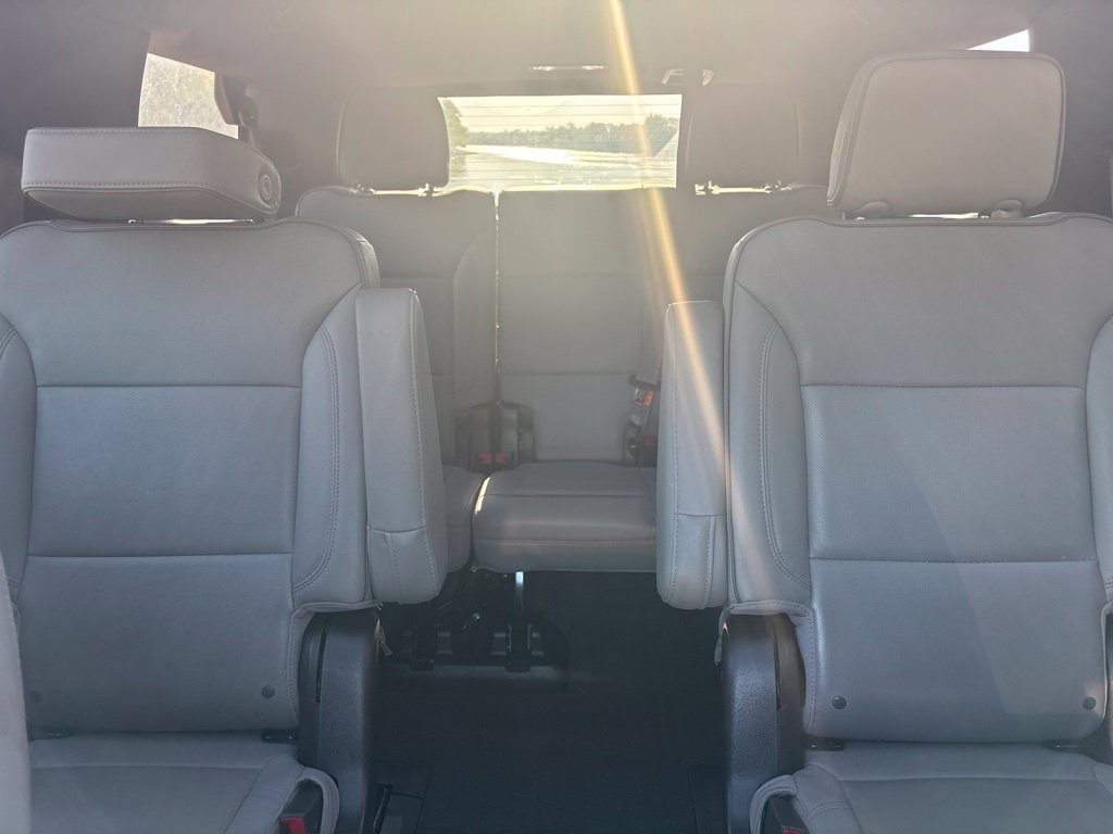 Used 2023 GMC Yukon SLT w/ SLT Premium Package RWD image 22