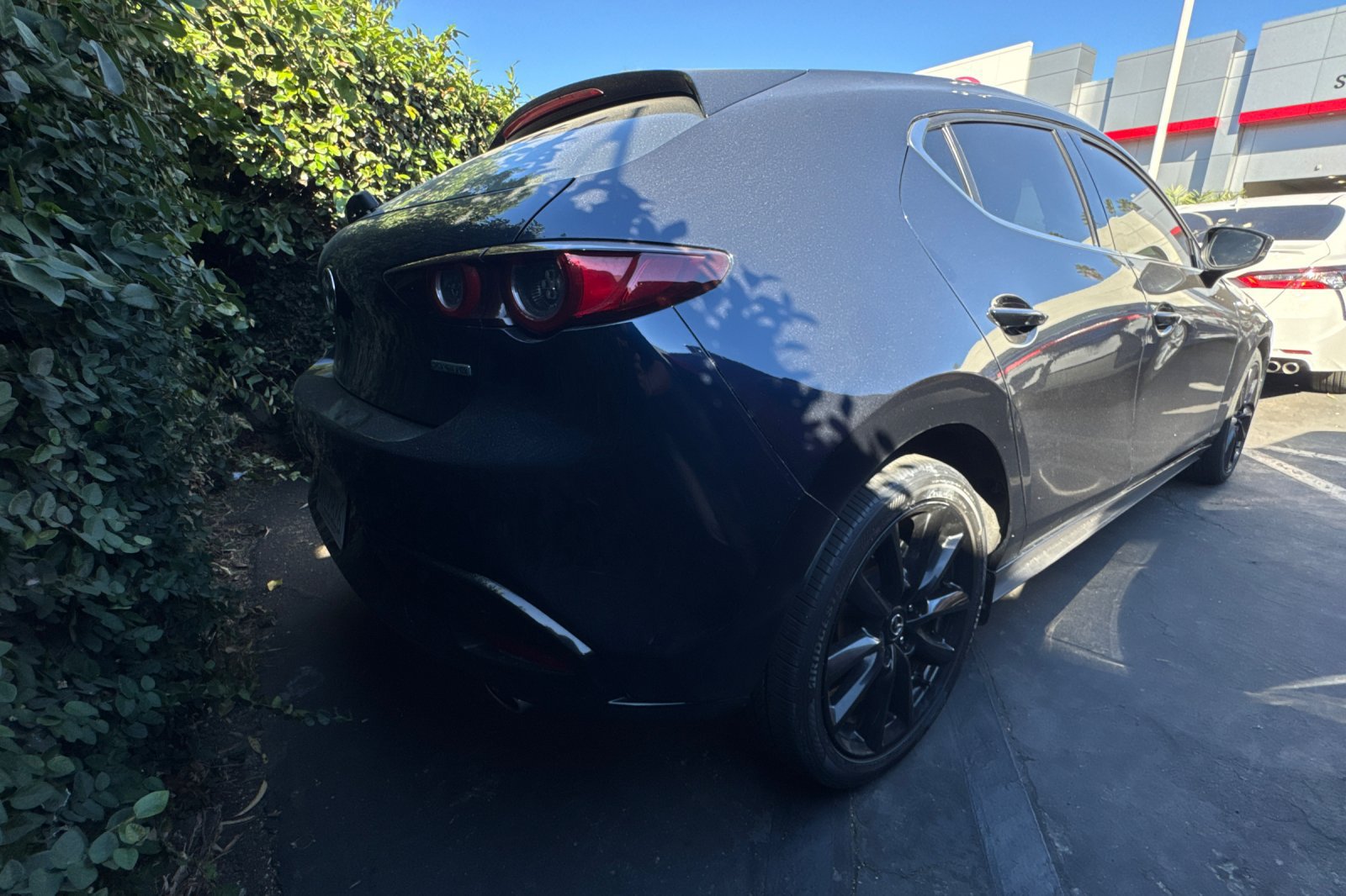 Used 2020 MAZDA MAZDA3 Hatchback w/ Premium Package FWD image 5