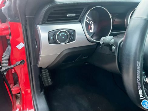 Used 2021 Ford Mustang Premium image 10