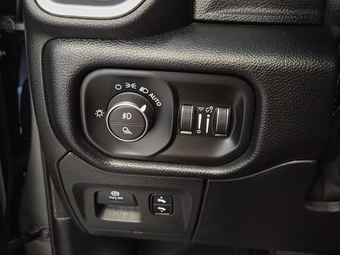 Used 2019 RAM 1500 Laramie AWD/4WD image 30
