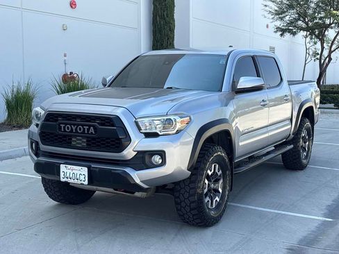 Used 2021 Toyota Tacoma TRD Off-Road w/ Technology Package RWD image 7