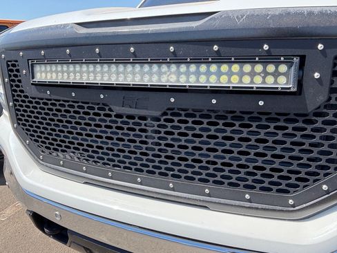 Used 2017 GMC Sierra 1500 SLT w/ SLT Premium Package AWD/4WD image 9