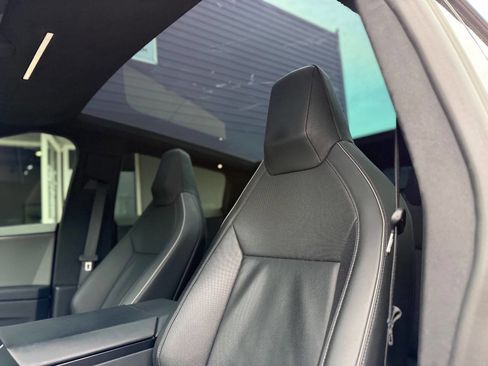Used 2024 Tesla Cybertruck AWD Crew Cab image 15