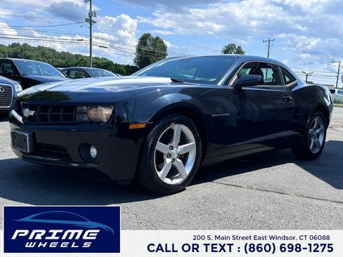 Used 2011 Chevrolet Camaro LT w/ Silver Stripe Package RWD image 3
