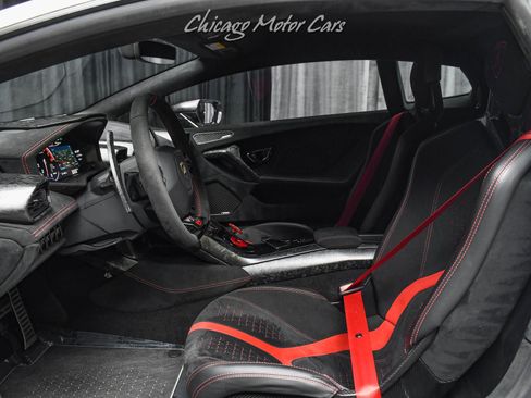 Used 2018 Lamborghini Huracan Performante AWD/4WD image 18