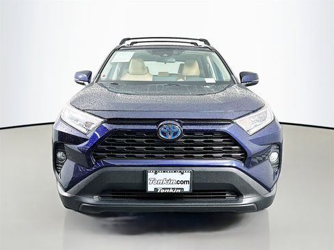Used 2020 Toyota RAV4 XLE w/ Convenience Package image 2