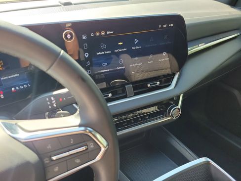 Used 2026 Chevrolet Equinox LT FWD image 22