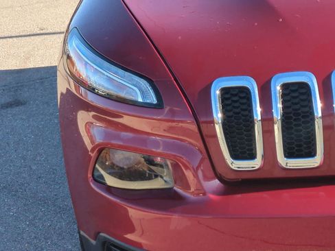 Used 2016 Jeep Cherokee Sport w/ Cold Weather Group image 11