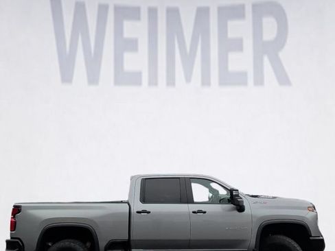 Used 2025 Chevrolet Silverado 2500 ZR2 AWD/4WD image 10
