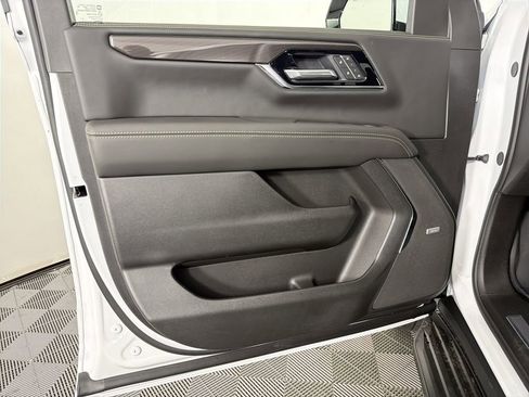 New 2026 GMC Yukon Elevation image 8