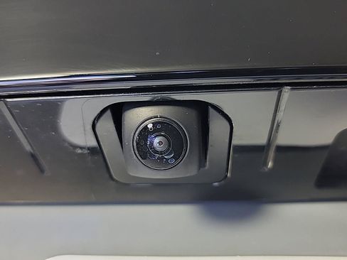 Certified 2025 Honda Accord EX-L image 9