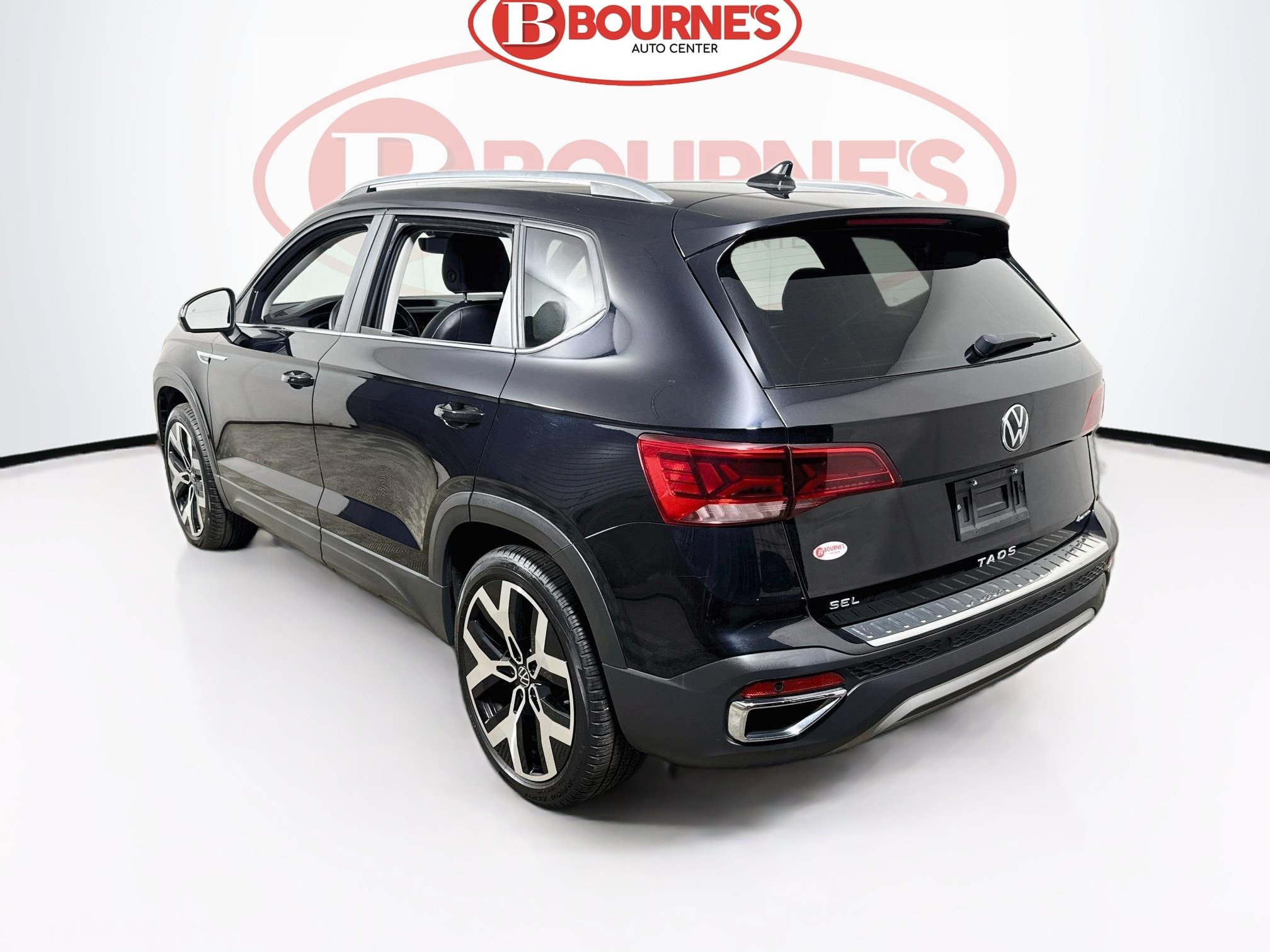 Used 2023 Volkswagen Taos SEL AWD/4WD image 9