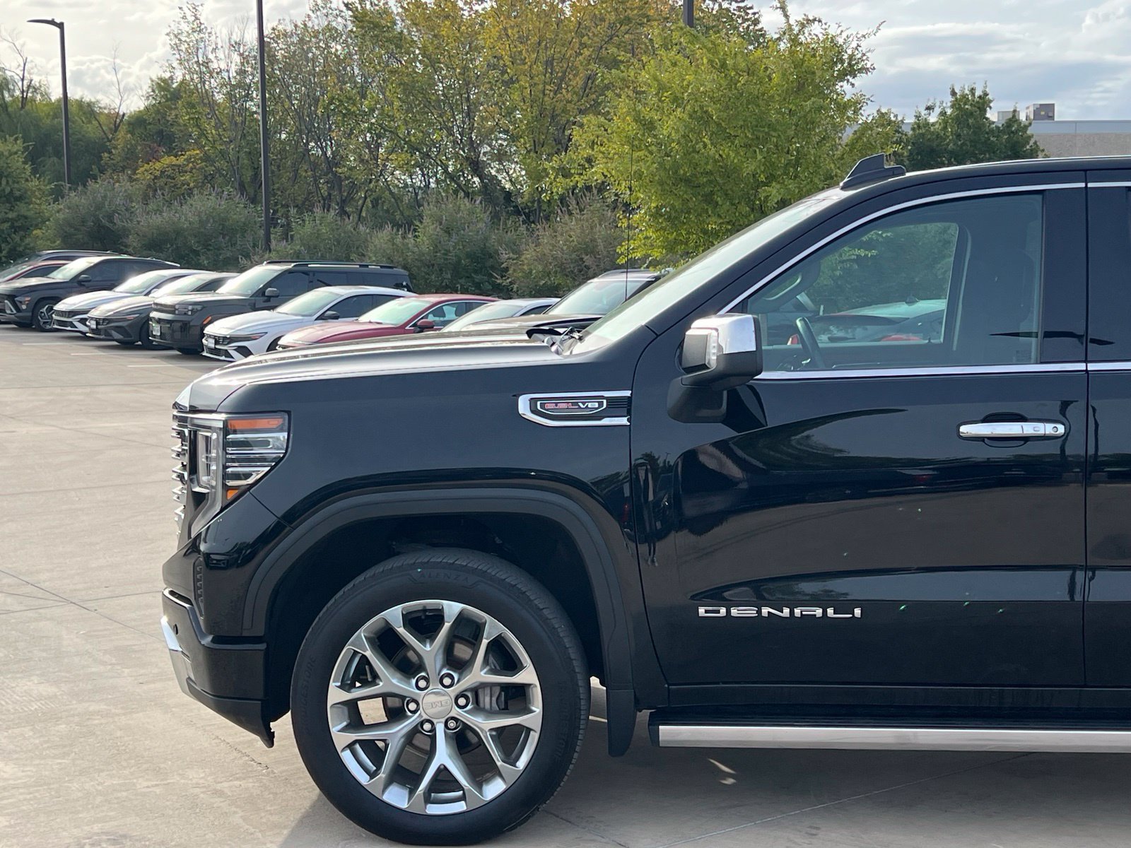 Used 2022 GMC Sierra 1500 Denali w/ Denali Reserve Package AWD/4WD image 8