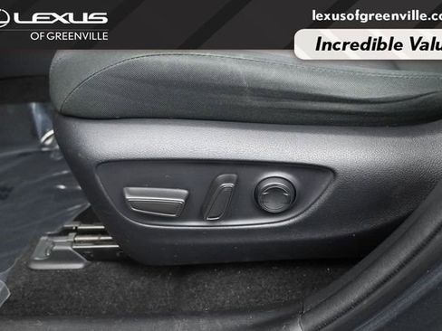 Used 2019 Toyota RAV4 XLE w/ Convenience Package FWD image 22