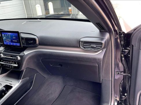 Used 2020 Ford Explorer XLT w/ Equipment Group 202A image 16