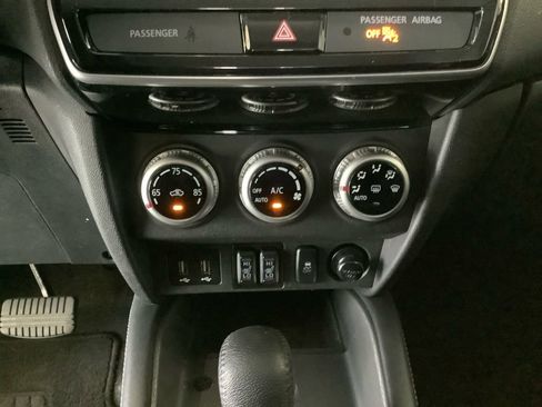 Used 2020 Mitsubishi Outlander Sport SE AWD/4WD image 29