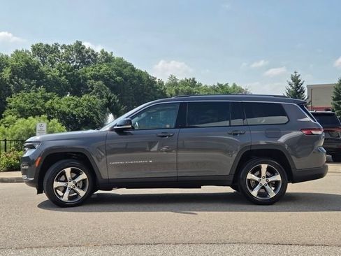 Used 2021 Jeep Grand Cherokee L Limited w/ Trailer Tow Group (B) AWD/4WD image 22