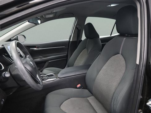 Used 2022 Toyota Camry LE image 33